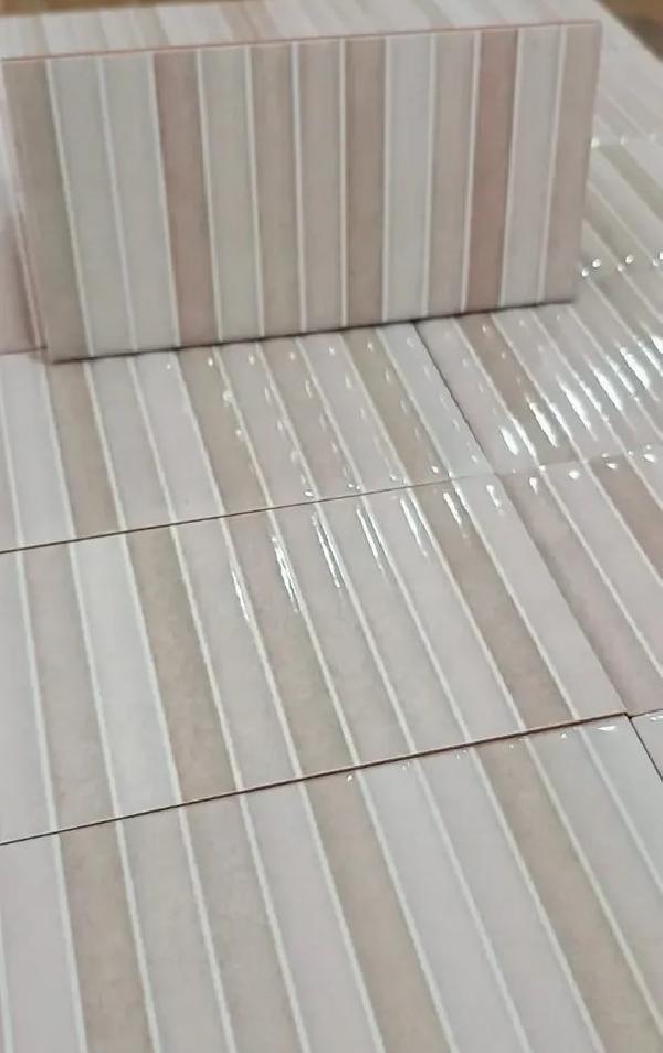 BEIGE BRILLANTE